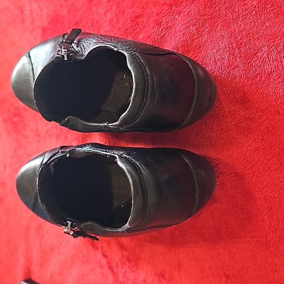 Shoes - Picture 3 of 3